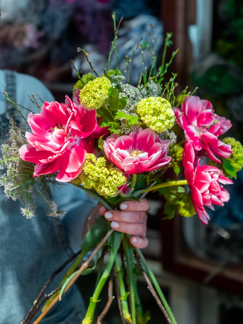 mazzo-con-petali-colorati